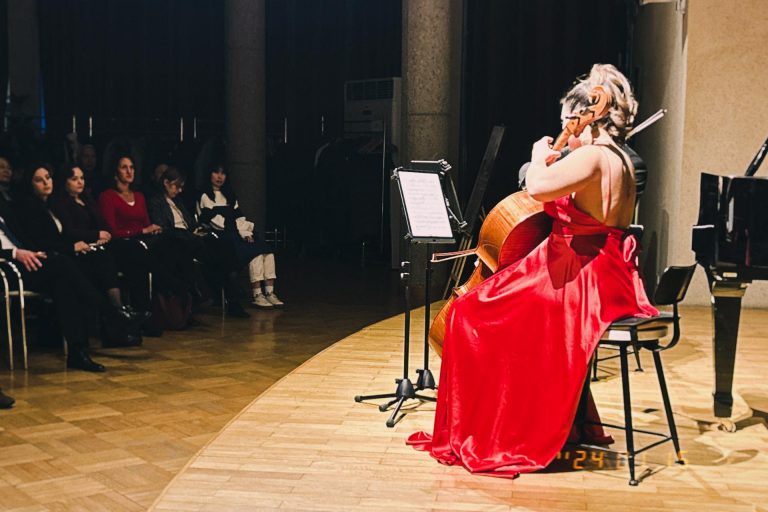 7b5820abe4b482bd81c95d63c867679c