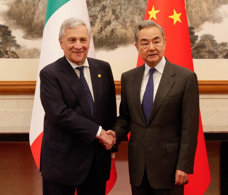 1b3fa0ab-8145-4401-aa03-dc9d4979192f