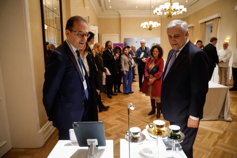 2d263718-19d7-425a-8d55-8a4e1d378f79