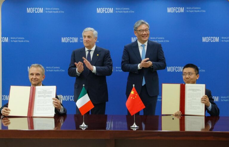 462d7f7e-af77-4156-b978-a29d01ce86ad