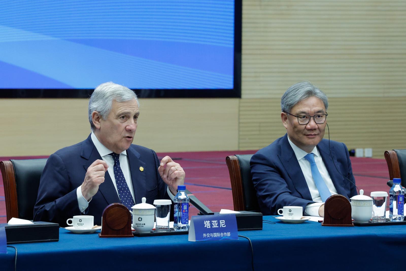 599b9ac7-b917-497c-bf45-9c2f0627681e