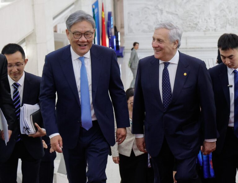 949bd6cd-9ac1-461a-b0dd-a96a73c0f536