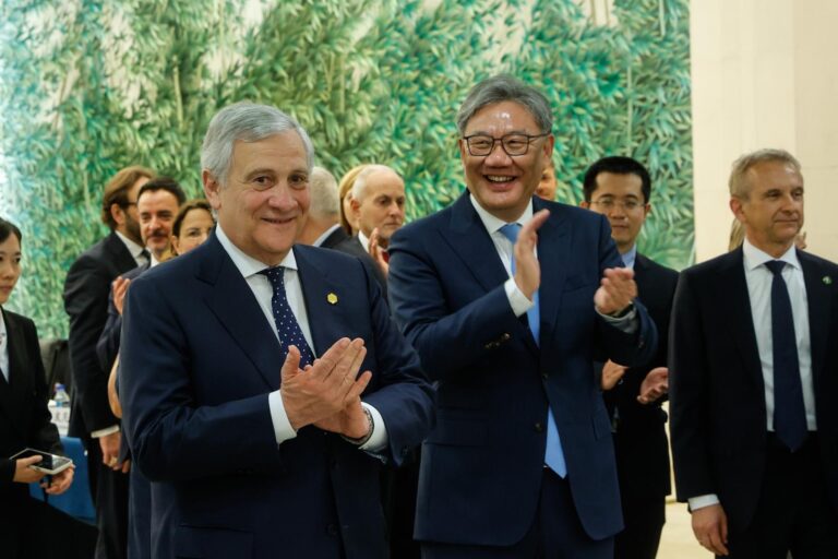 b5a35f5e-5e92-4c41-9fe4-9c39791ab89f