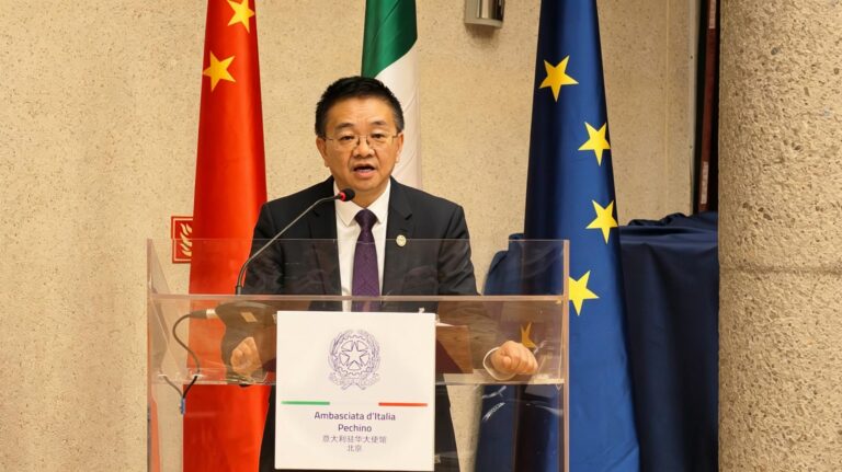 Cerimonia di consegna onorificenza di Cavaliere dell’Ordine della Stella d’Italia al Prof. Zhang Li_11