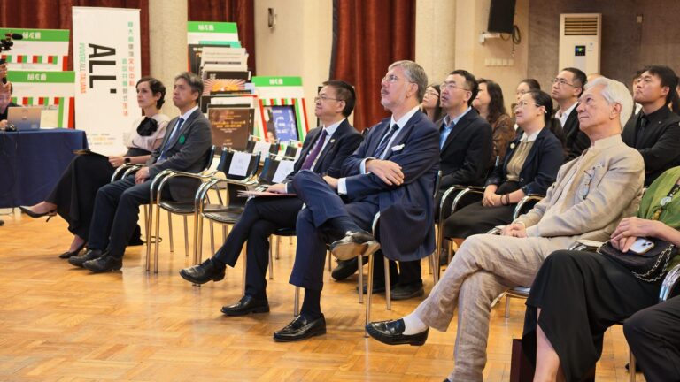 Cerimonia di consegna onorificenza di Cavaliere dell’Ordine della Stella d’Italia al Prof. Zhang Li_4